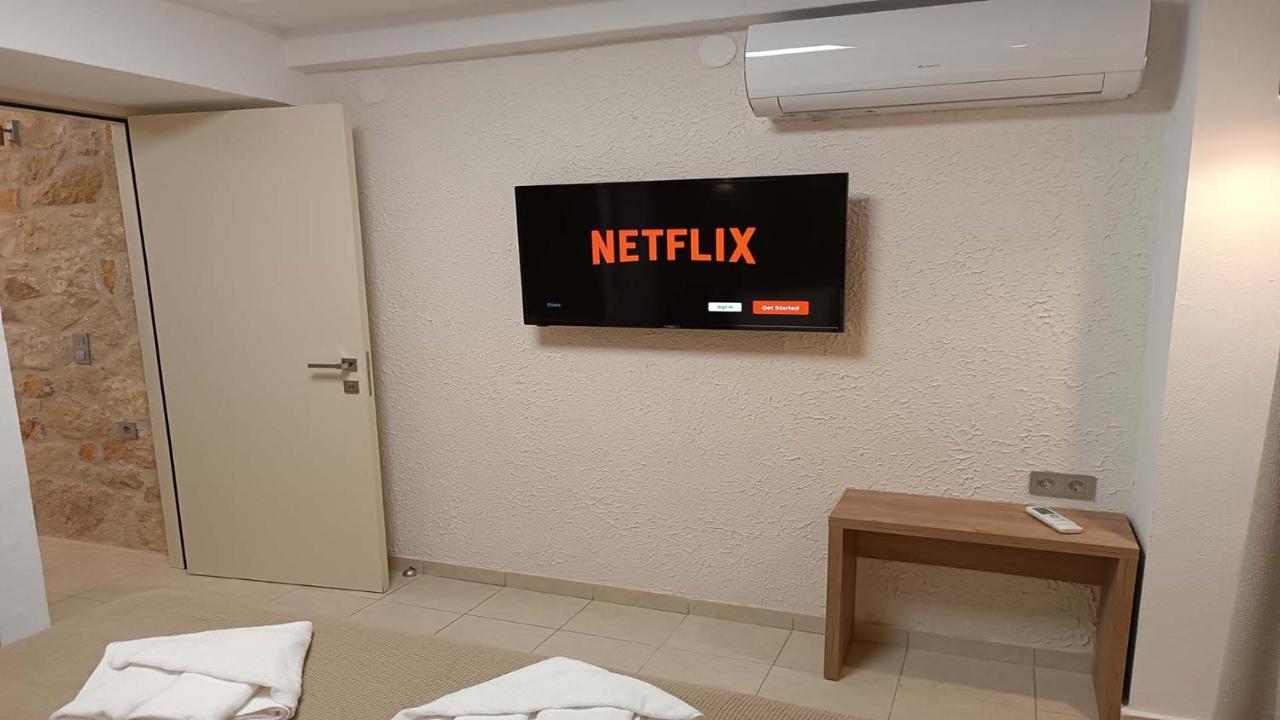 Anastasia Luxury Suites By Xenius Zeus In Nea Flogita Buitenkant foto